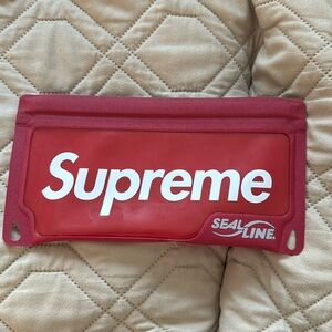 Supreme Seal Line Pouch